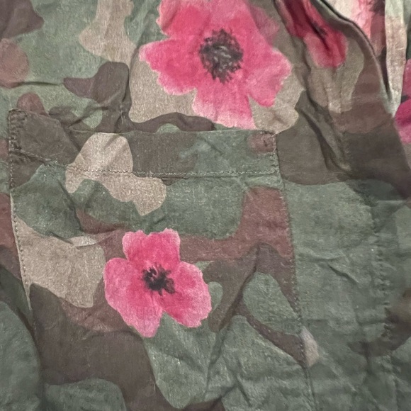 Cloth and Stone camo/floral button up, small - Picture 2 of 6